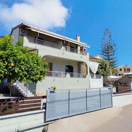 Rose House Dom wakacyjny *